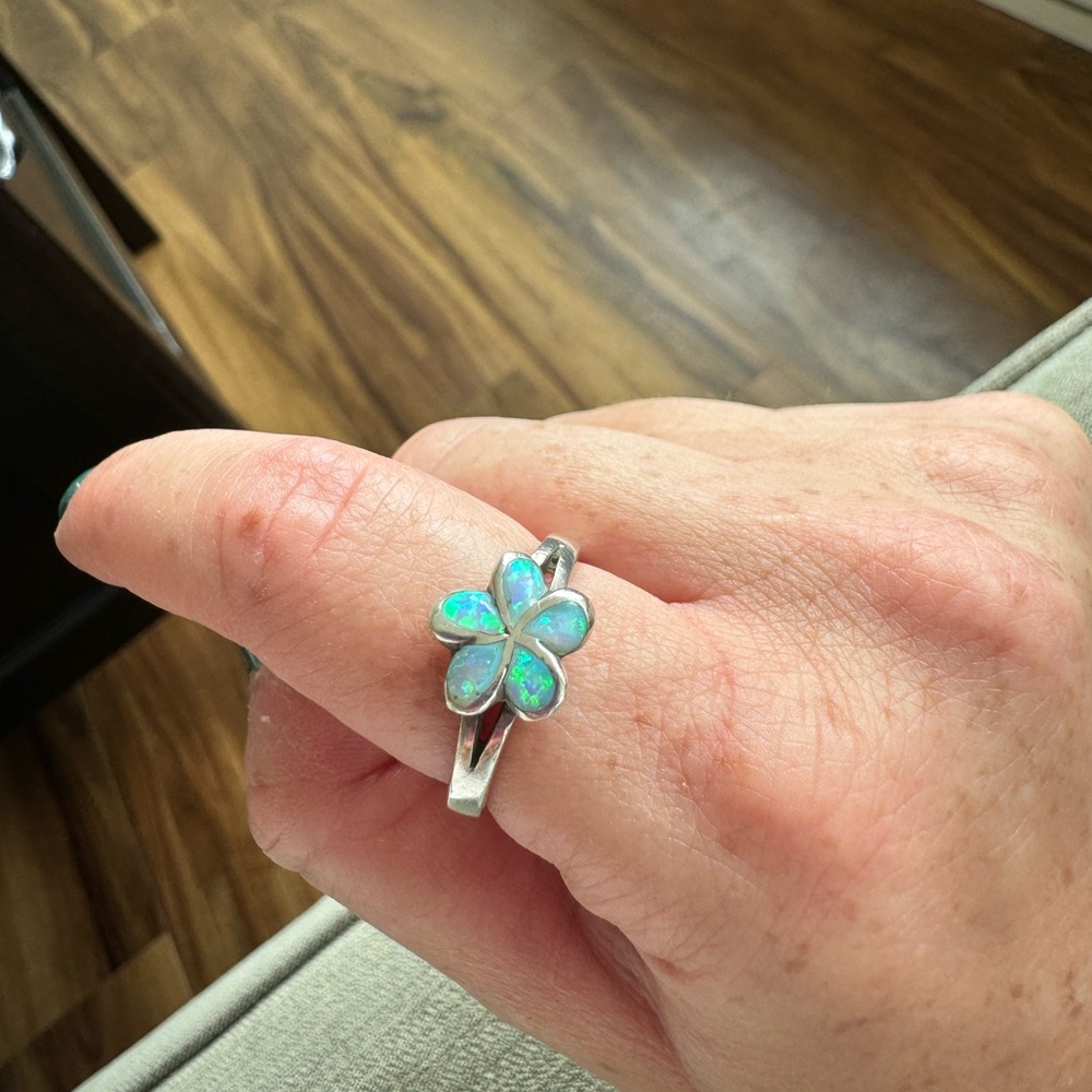💍blue opal flower silver ring💍size 8-8.5